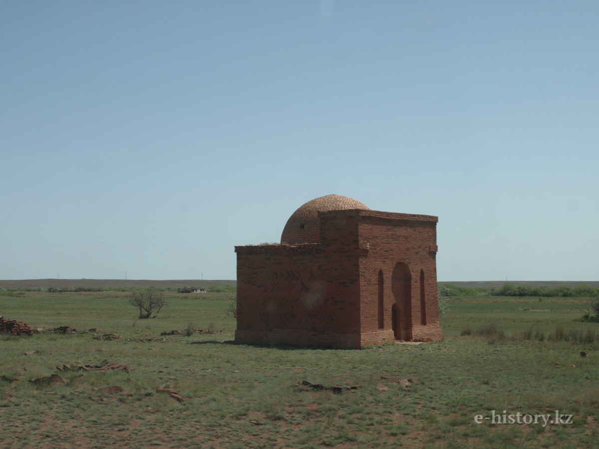 Ұлытау— тарих куәгері. Алаша хан кесенесі - e-history.kz