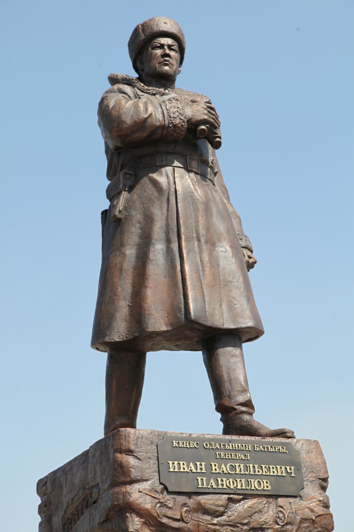 Monument to Ivan Panfilov unveiled in Astana - e-history.kz