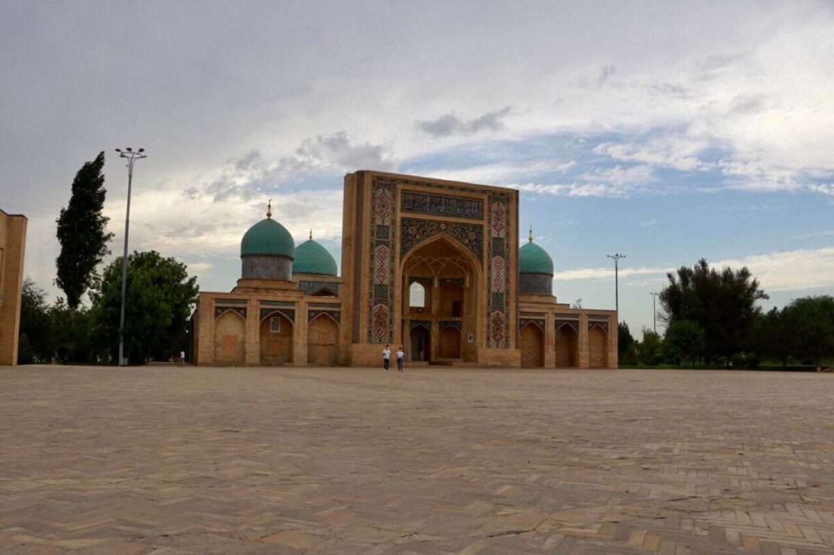 Қазақстандық журналистер Өзбекстандағы тарихи-мәдени орындармен танысты - e-history.kz